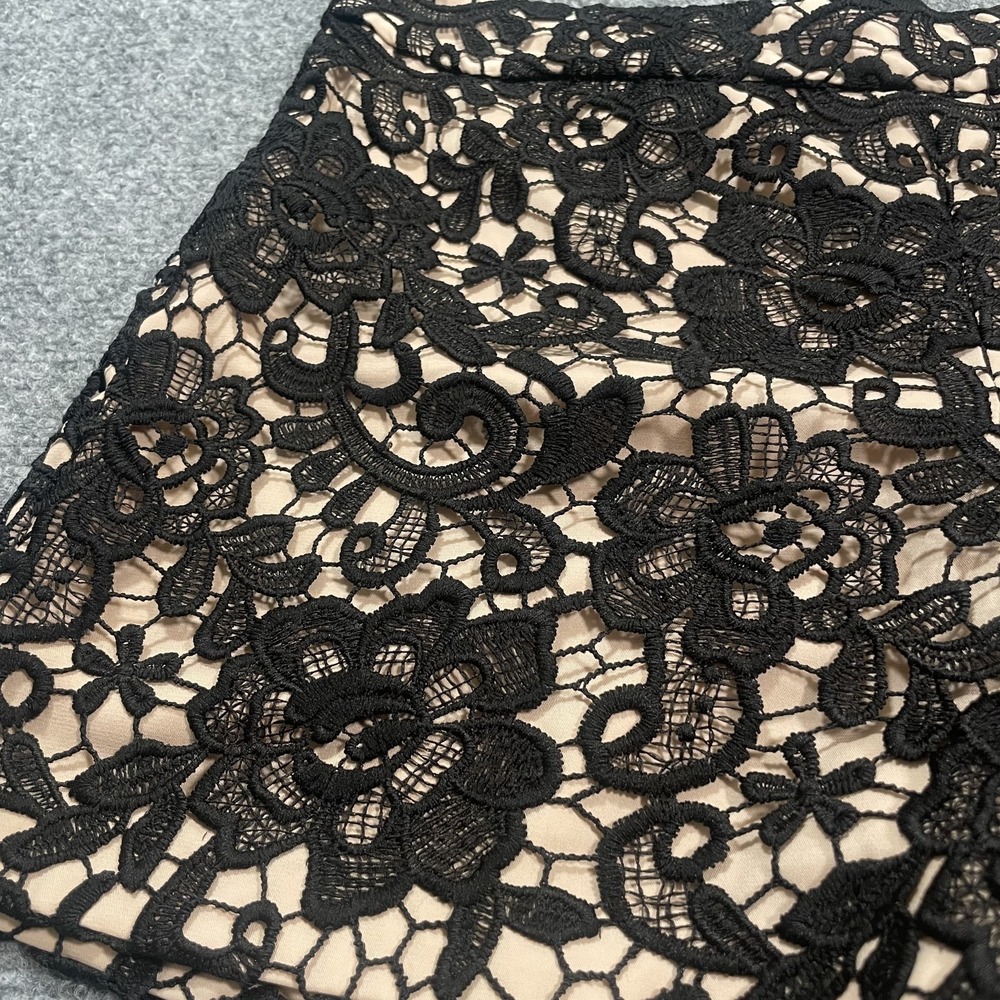 Alice + Olivia Shorts Women Sz 2 Black Lace Lined Hot Pants Festival Booty Short - Picture 5 of 13